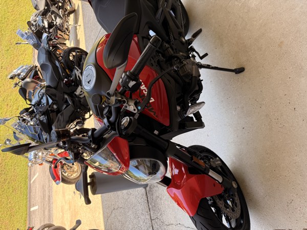 Tank and cockpit detail of the 2026 Ducati Monster+
